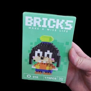 Brand New Disney Goofy Bricks Lego Figure